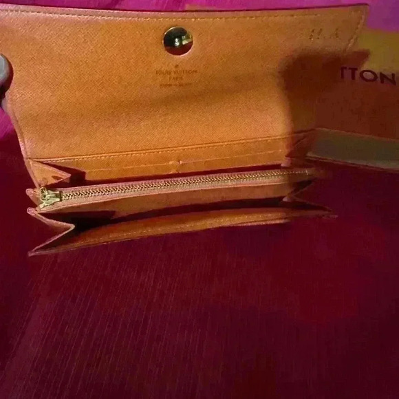 🔥 🌹 Vuitton Multicolor Sarah wallet  🌹 🔥 - Picture 6 of 6